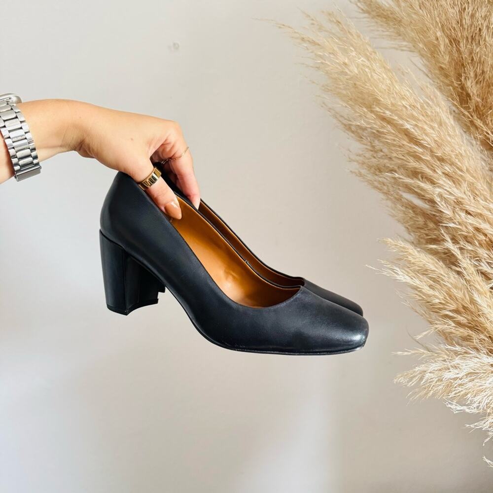 HALSTON Black Leather Square Toe Classic Chunky Block Heels Pumps Shoes 8.5